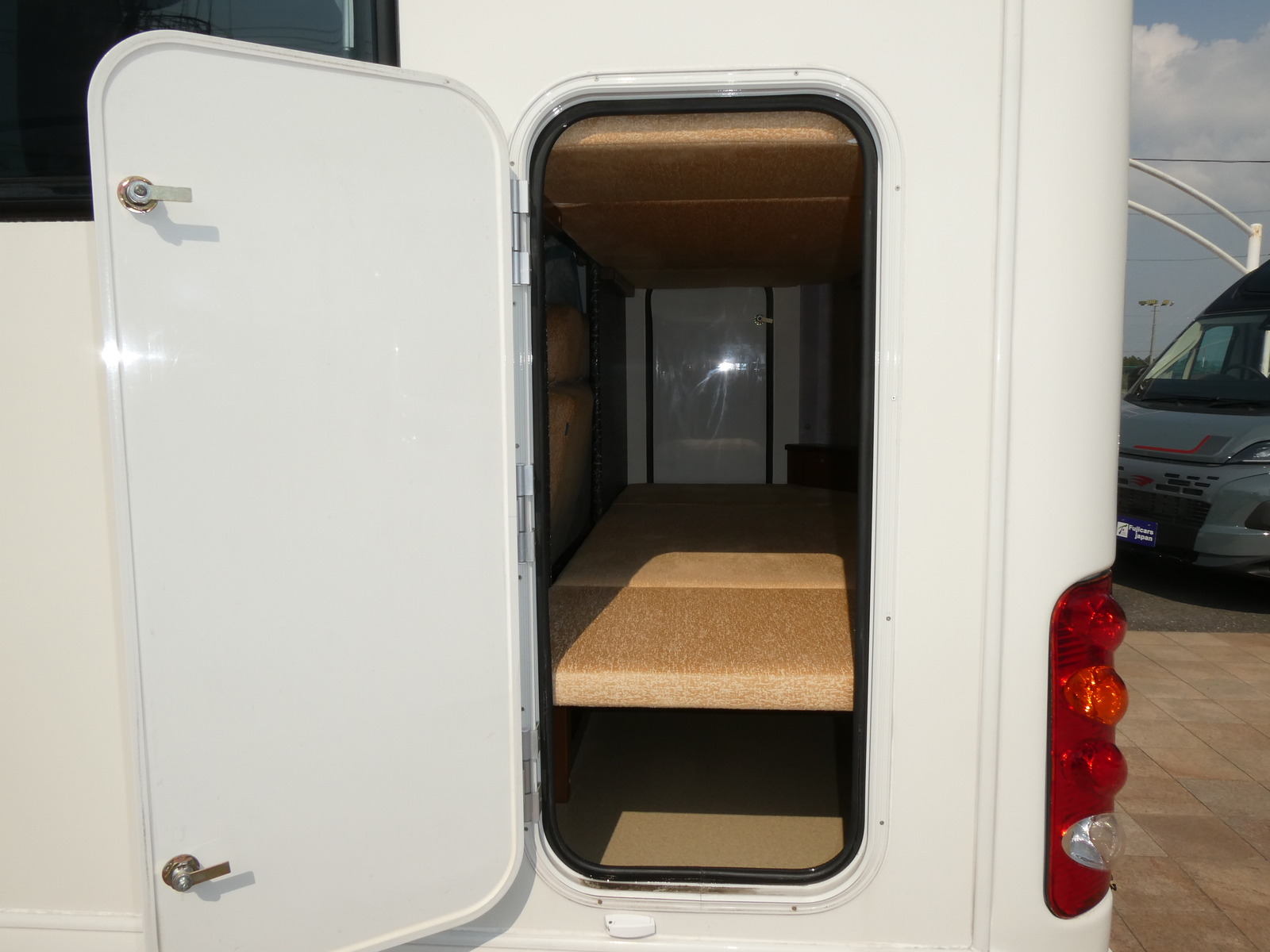 キャンピングカーキャブコン