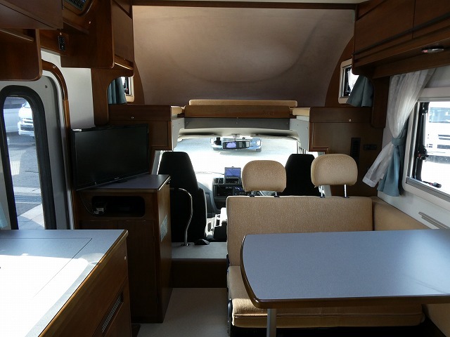 キャンピングカーキャブコン