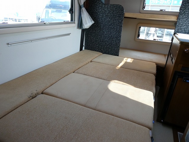 キャンピングカーキャブコン