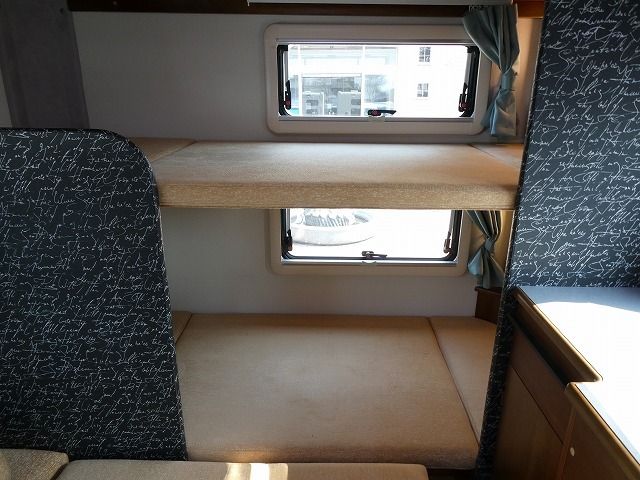 キャンピングカーキャブコン