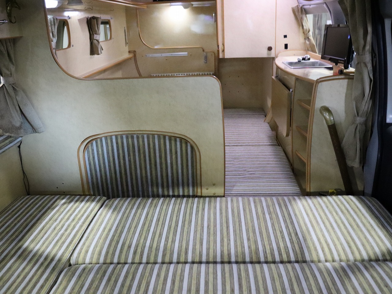 キャンピングカーバンコン