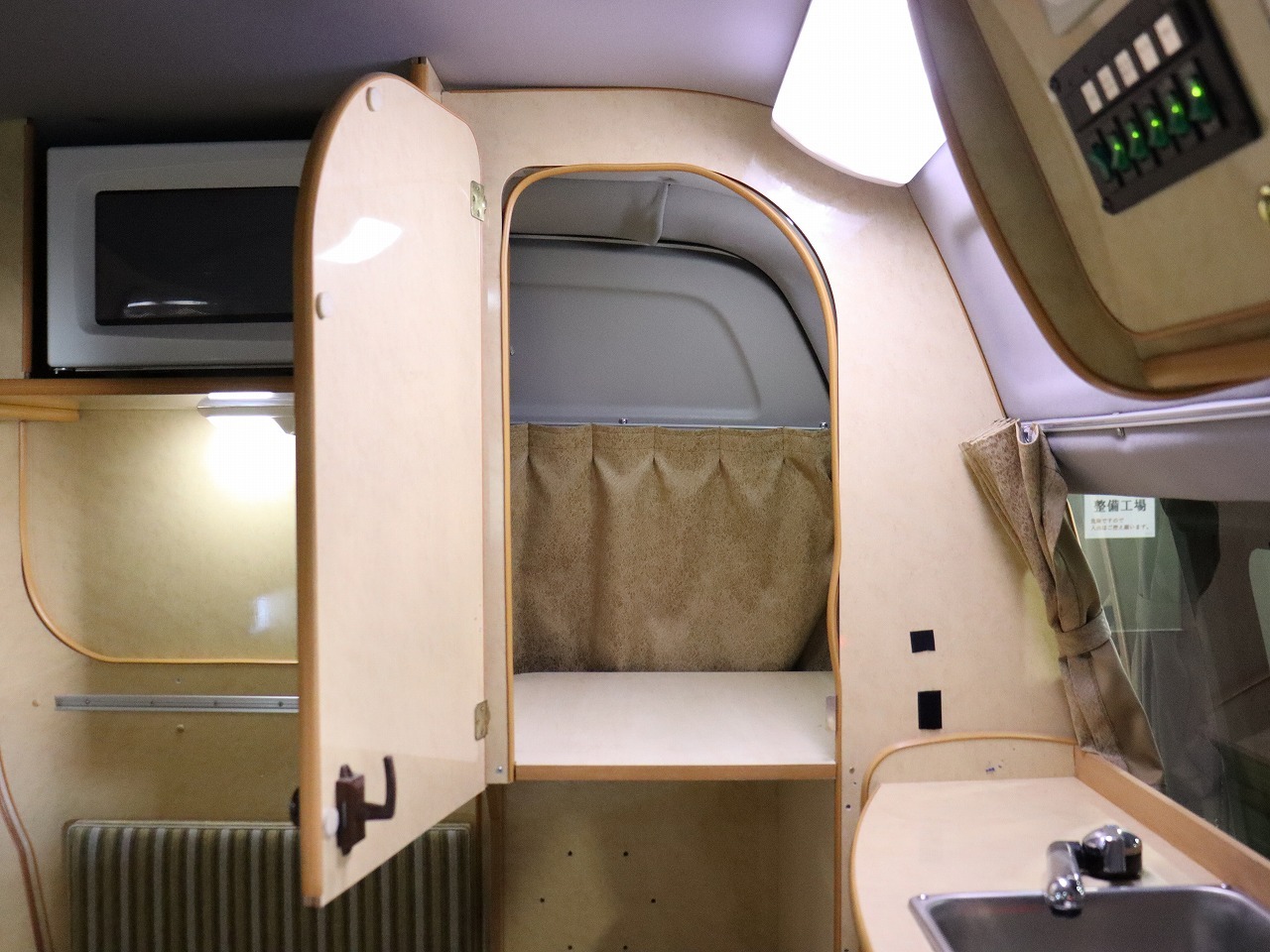 キャンピングカーバンコン