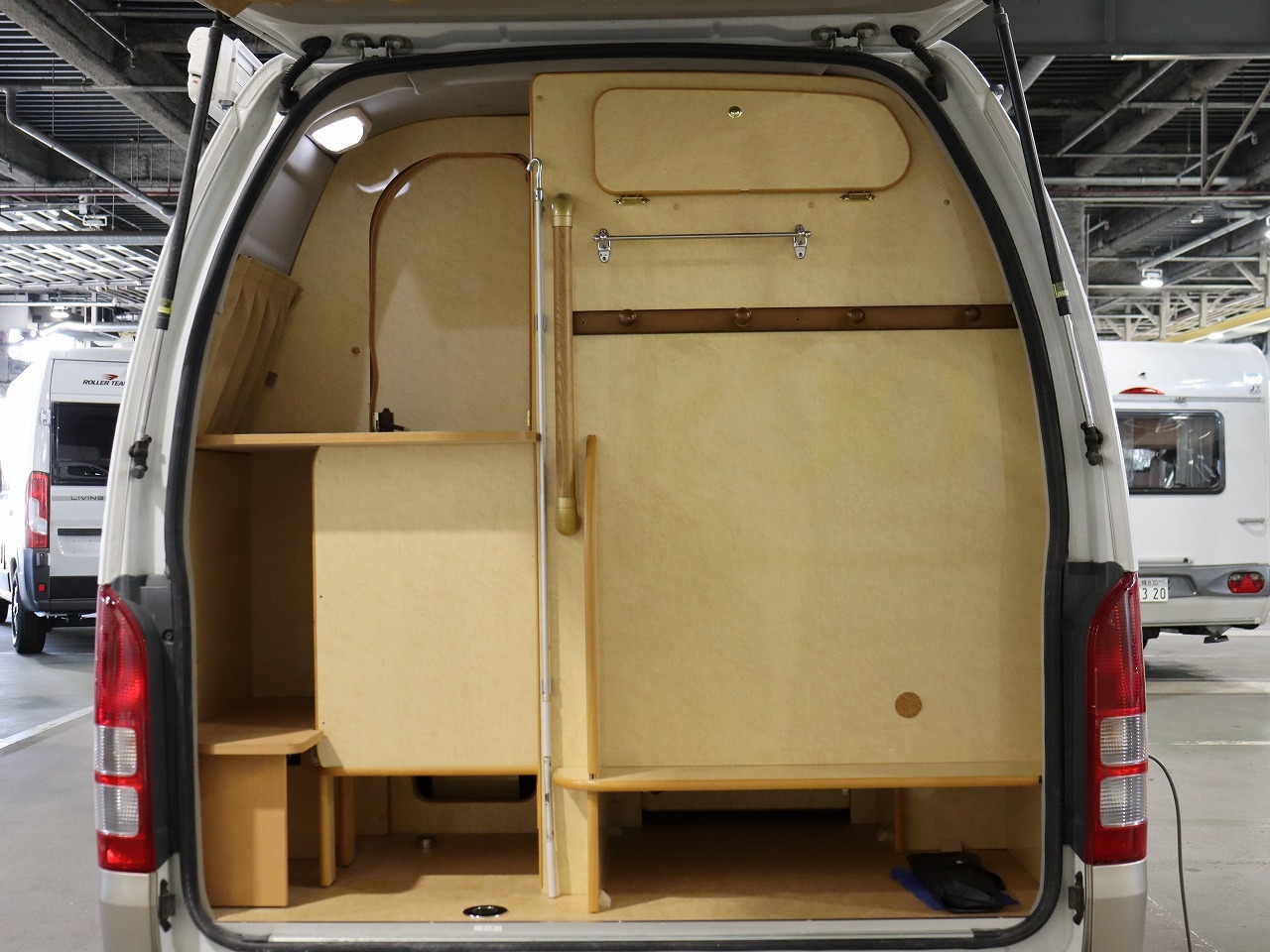 キャンピングカーバンコン