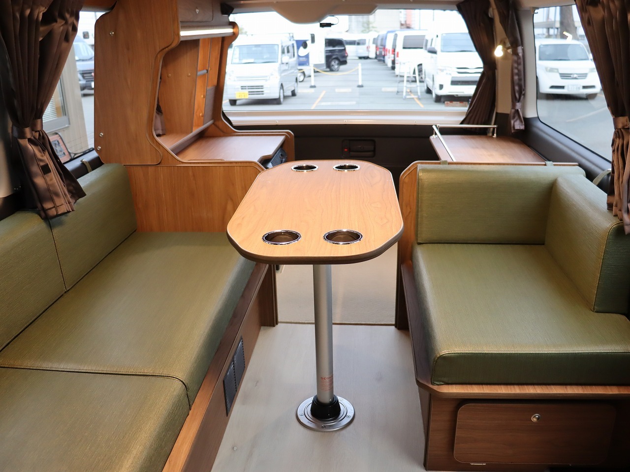 キャンピングカーバンコン