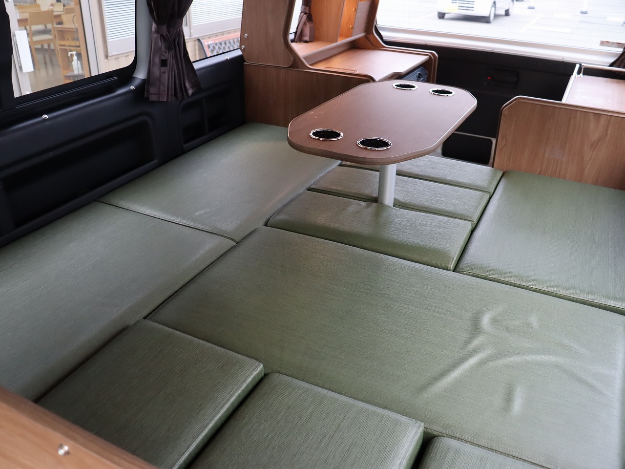 キャンピングカーバンコン