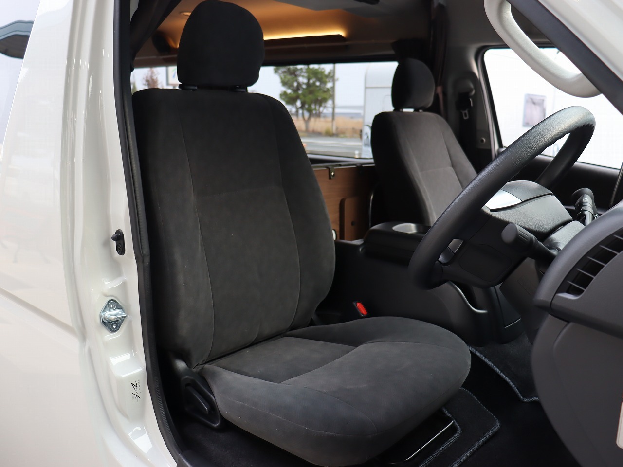 キャンピングカーバンコン