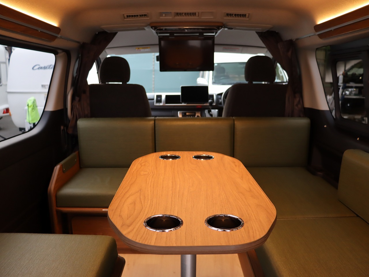 キャンピングカーバンコン