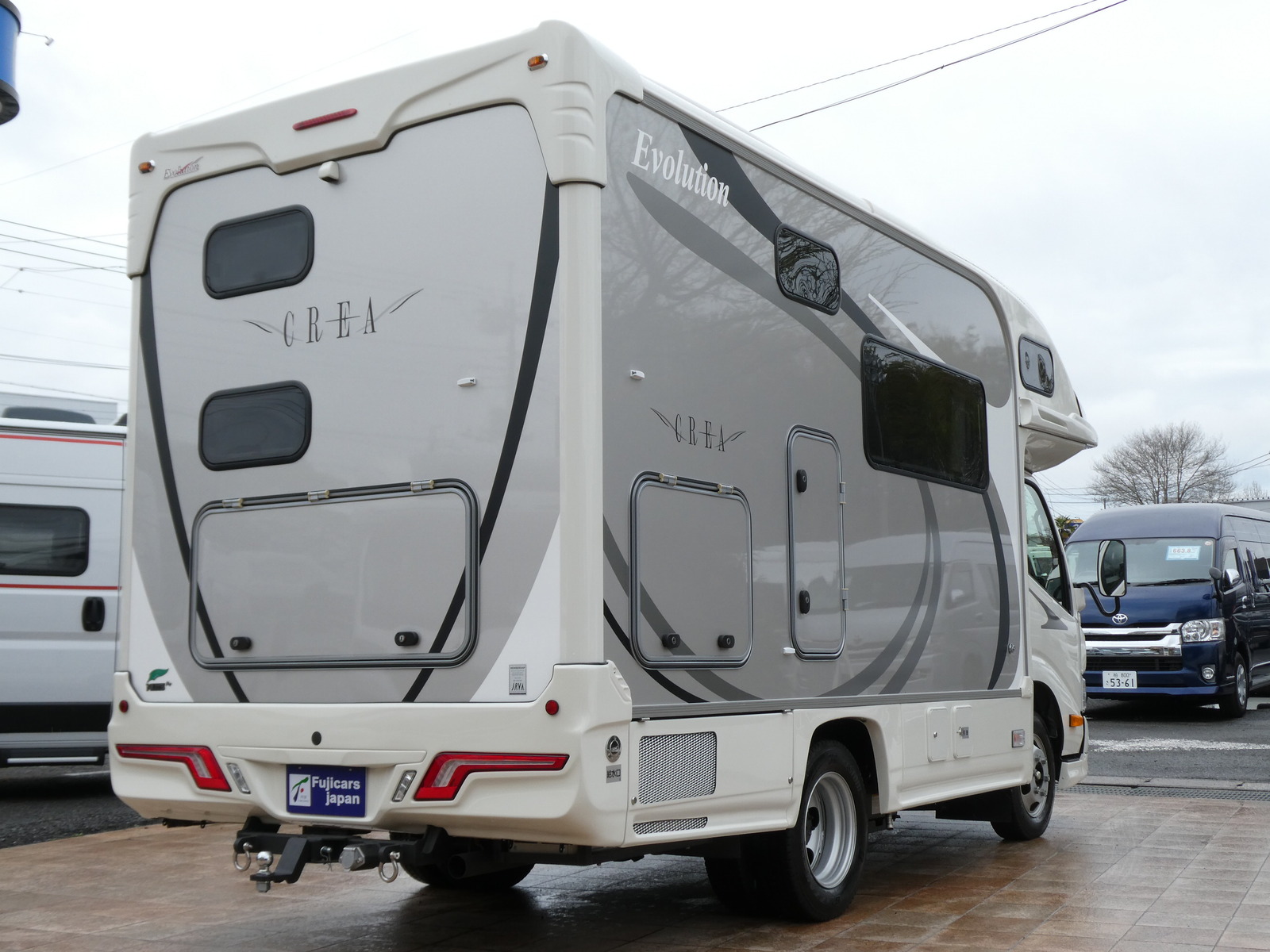 キャンピングカーキャブコン