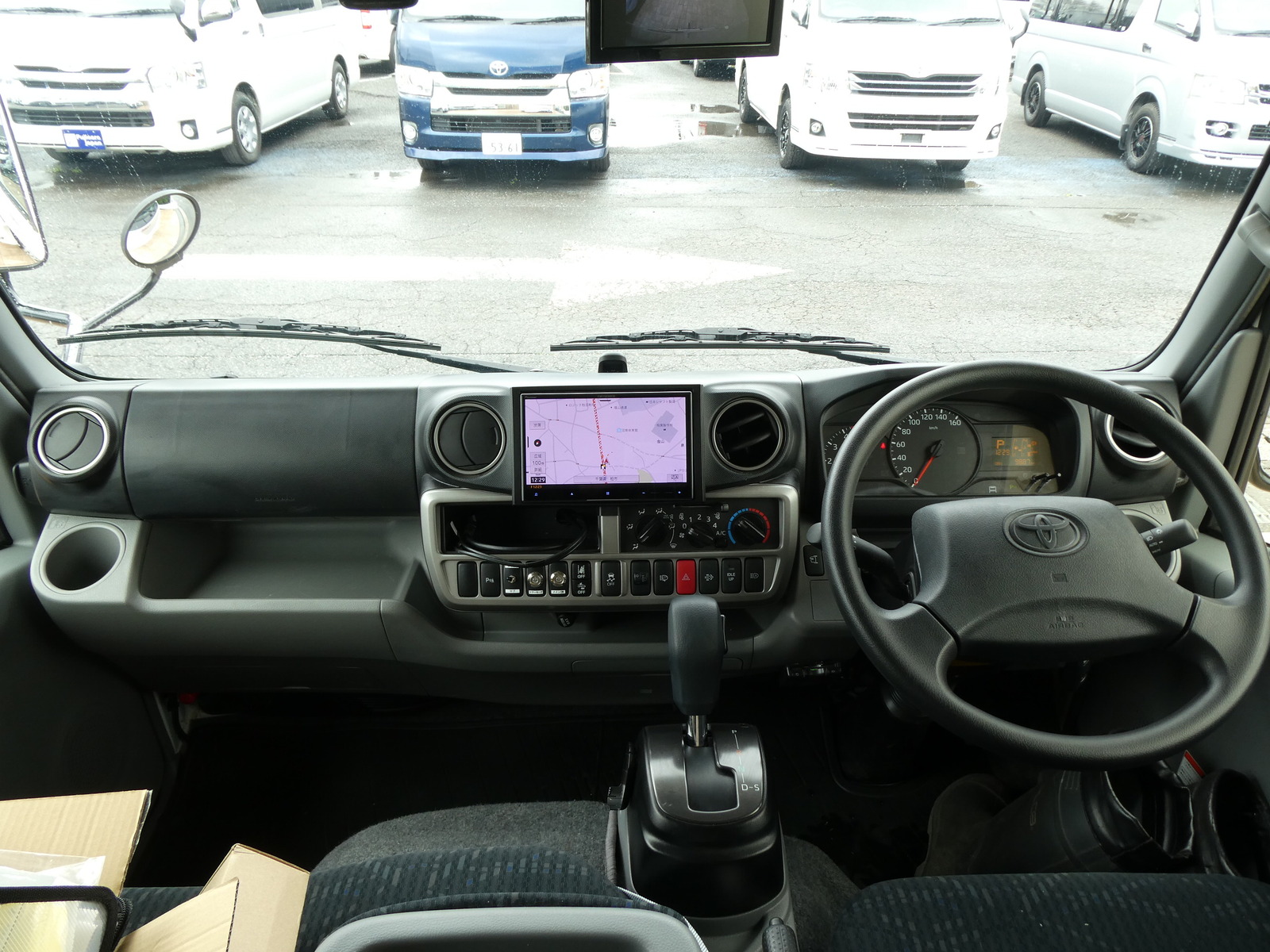 キャンピングカーキャブコン