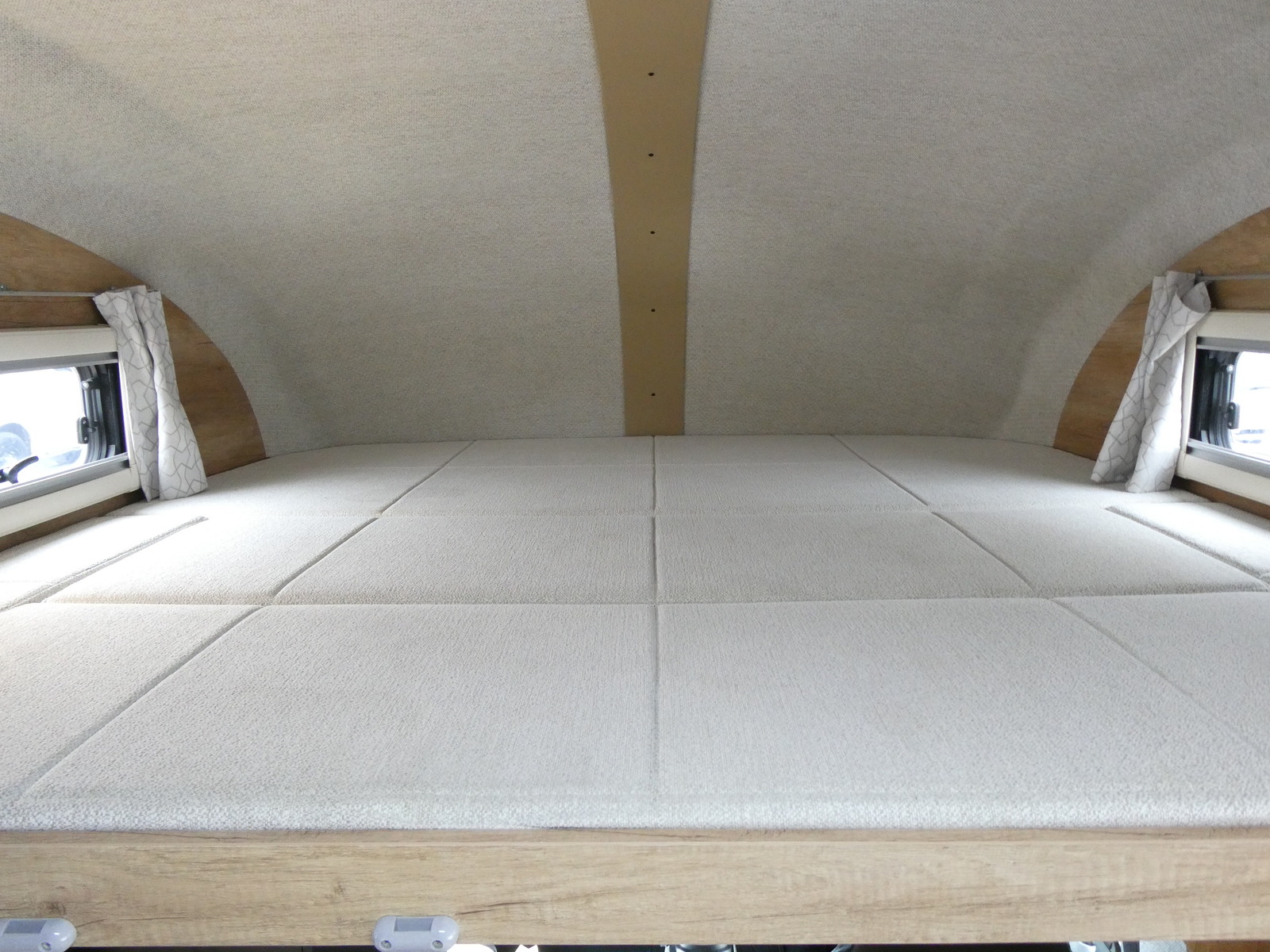 キャンピングカーキャブコン