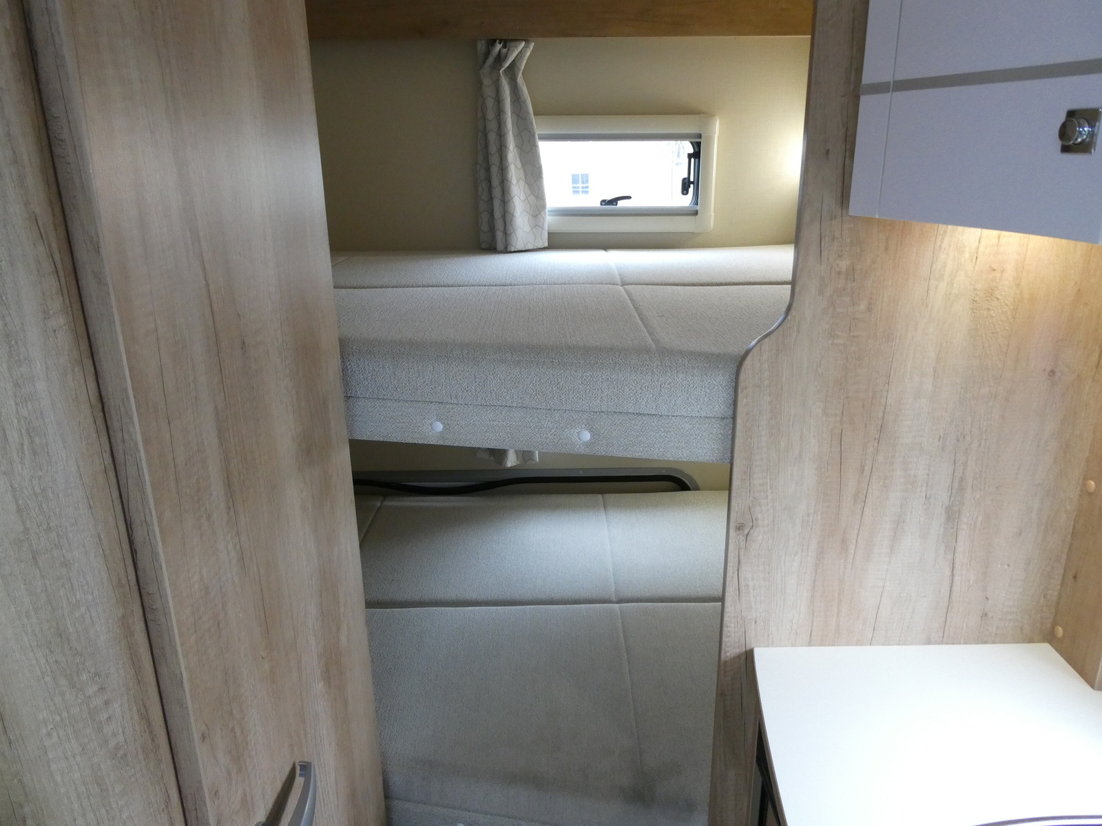 キャンピングカーキャブコン