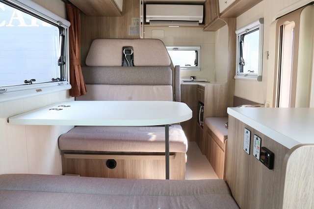 キャンピングカーキャブコン