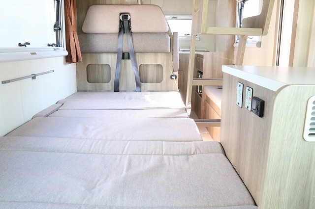 キャンピングカーキャブコン