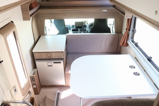 キャンピングカーキャブコン