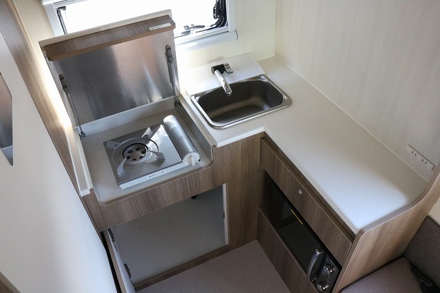 キャンピングカーキャブコン