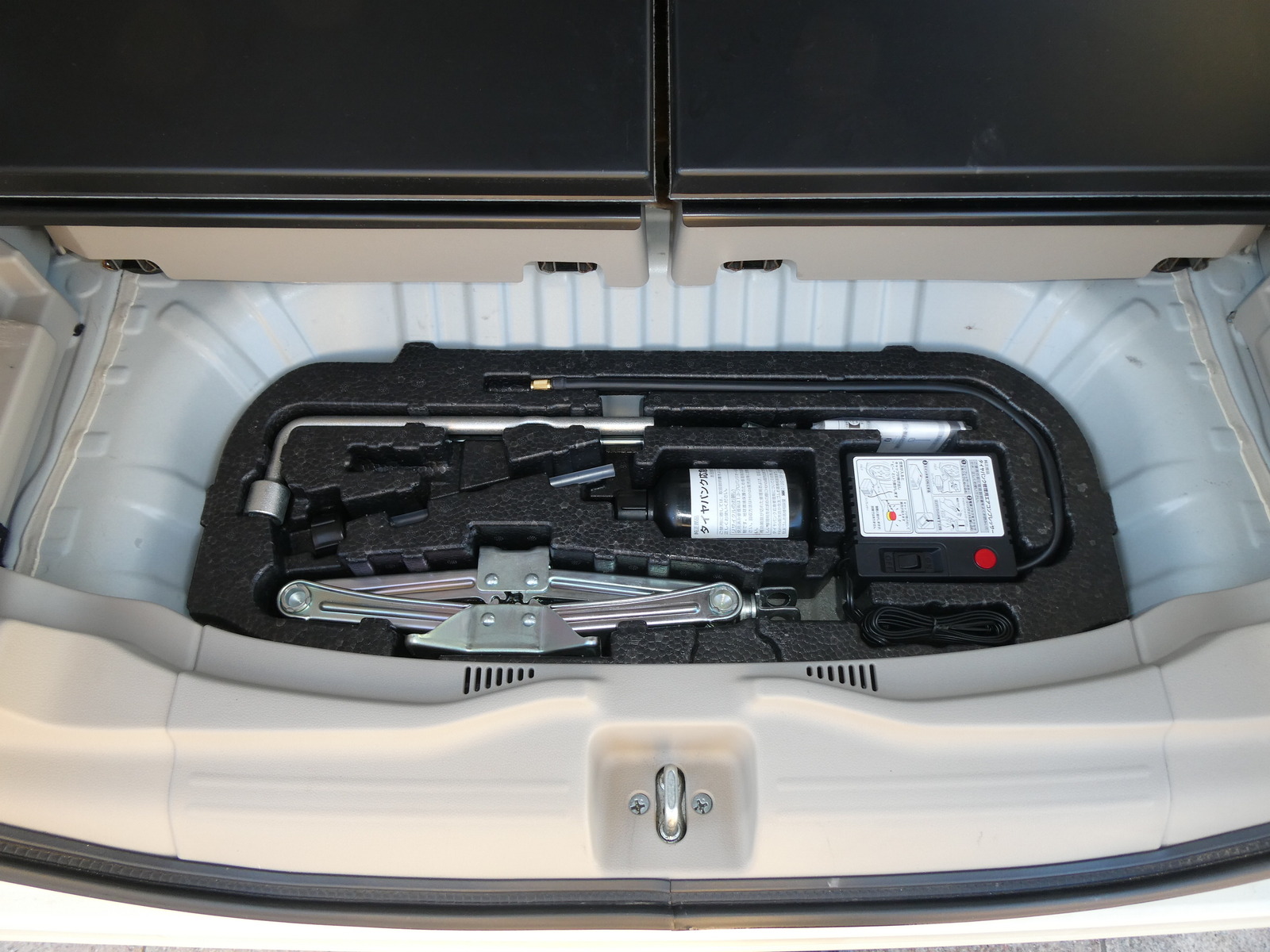 キャンピングカー軽キャンパー