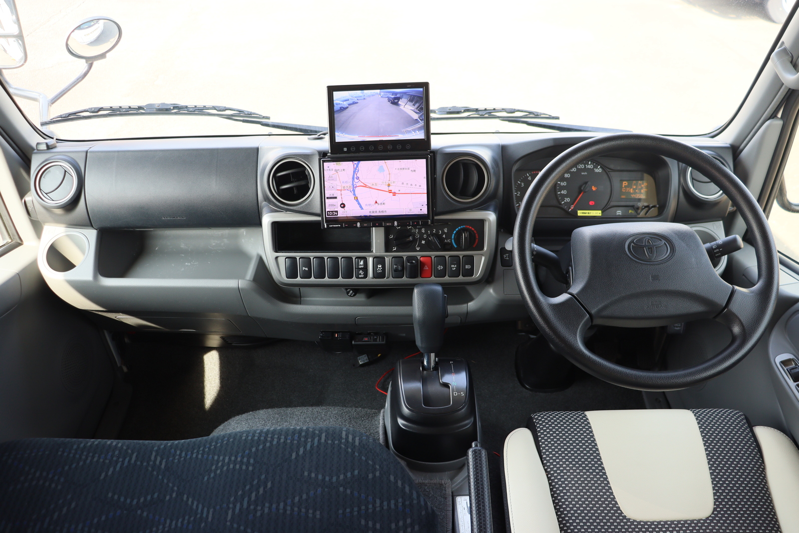 キャンピングカーキャブコン