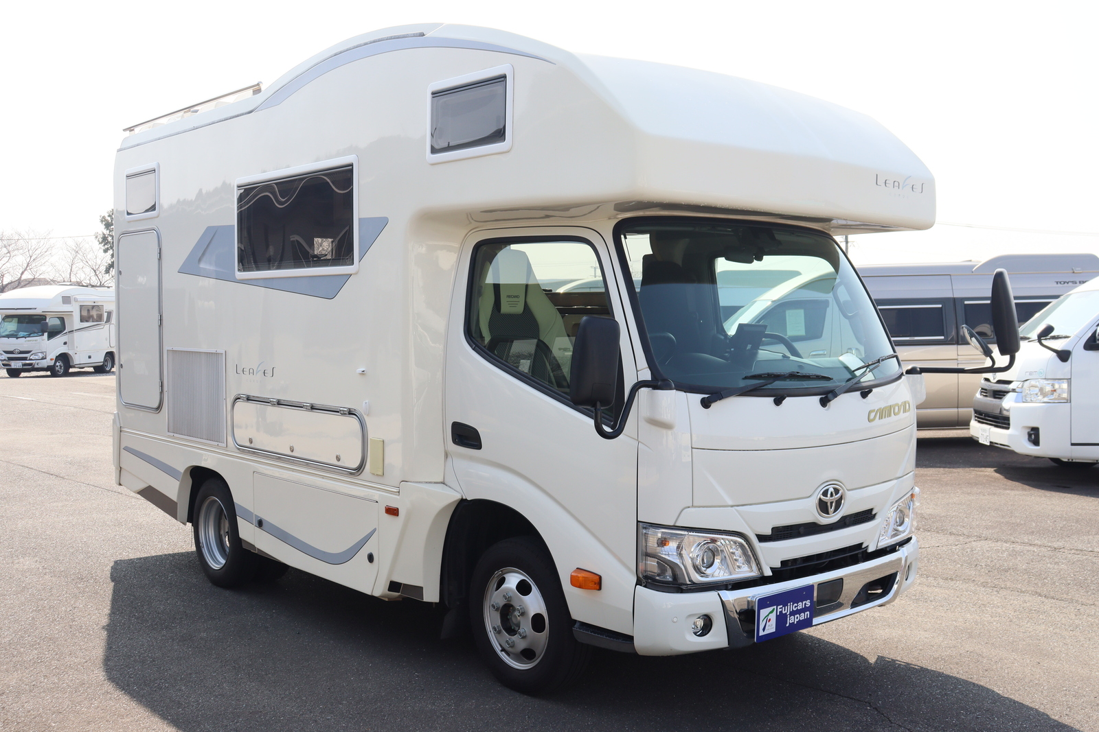 キャンピングカーキャブコン