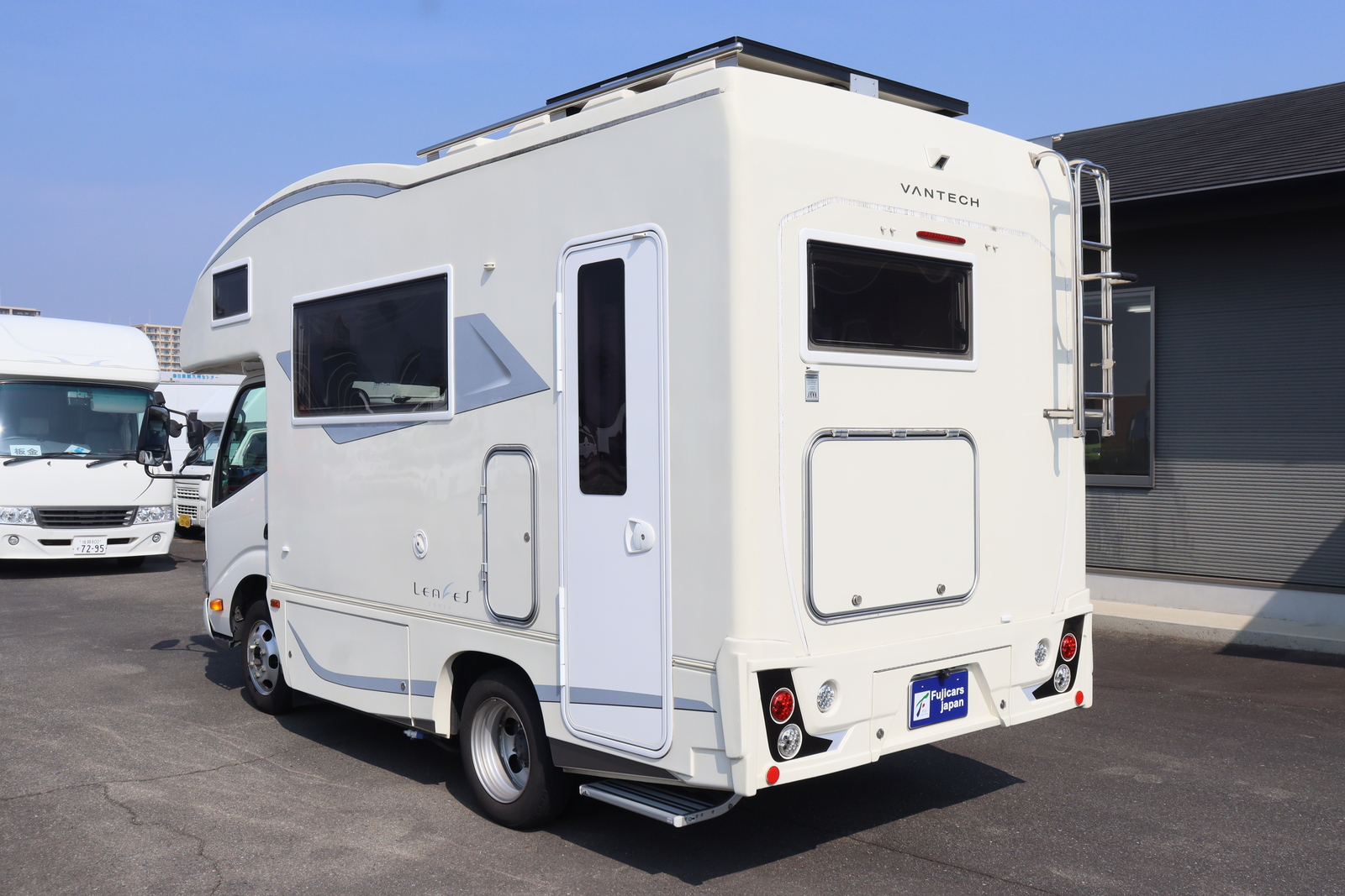 キャンピングカーキャブコン