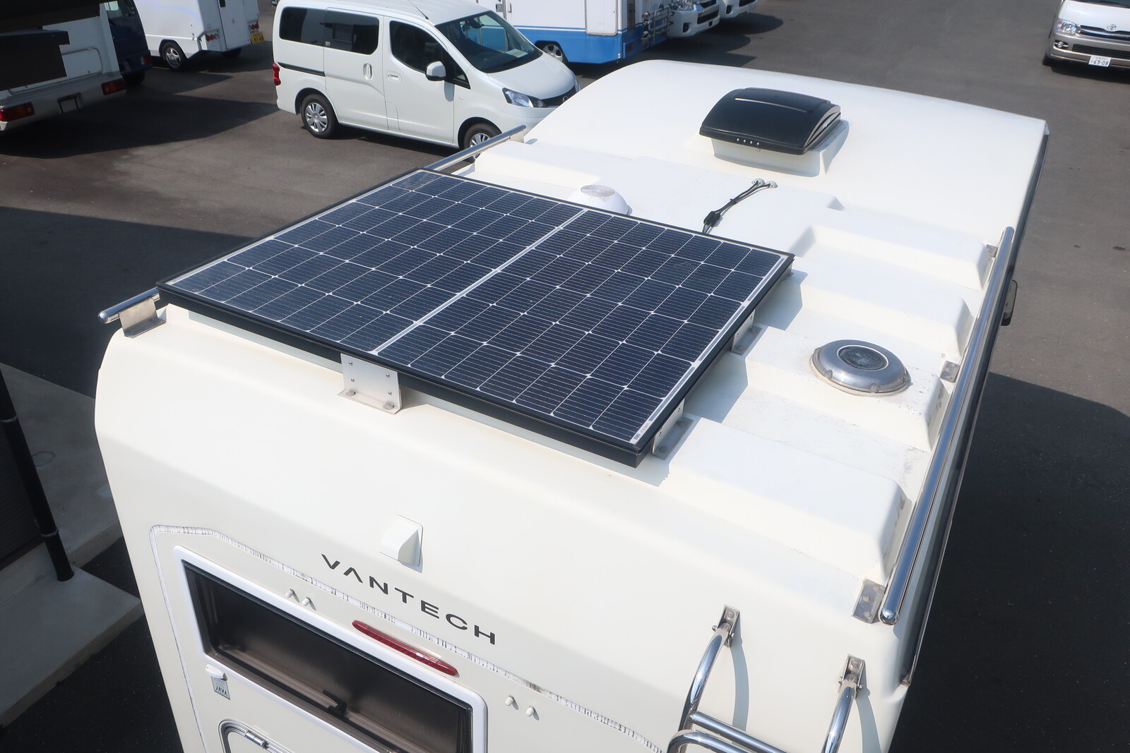 キャンピングカーキャブコン