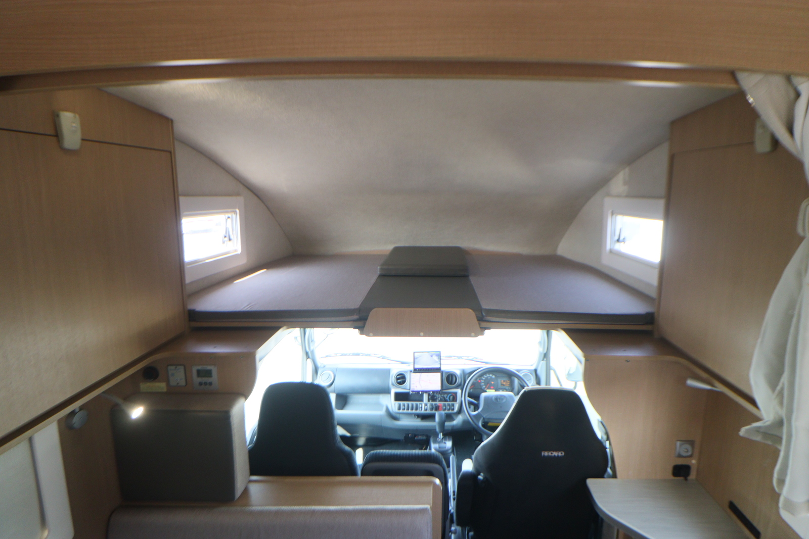 キャンピングカーキャブコン