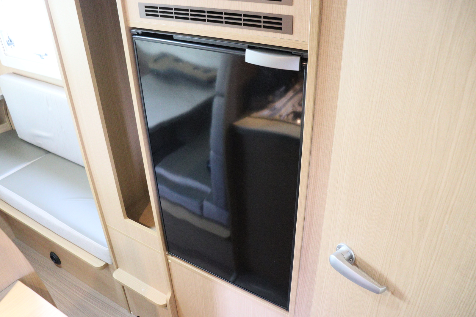 キャンピングカーキャブコン