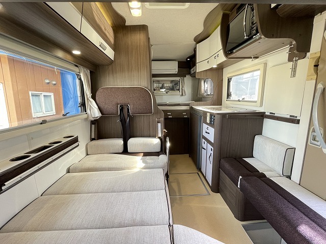 キャンピングカーキャブコン