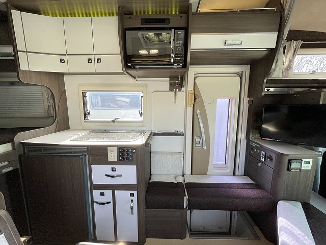 キャンピングカーキャブコン