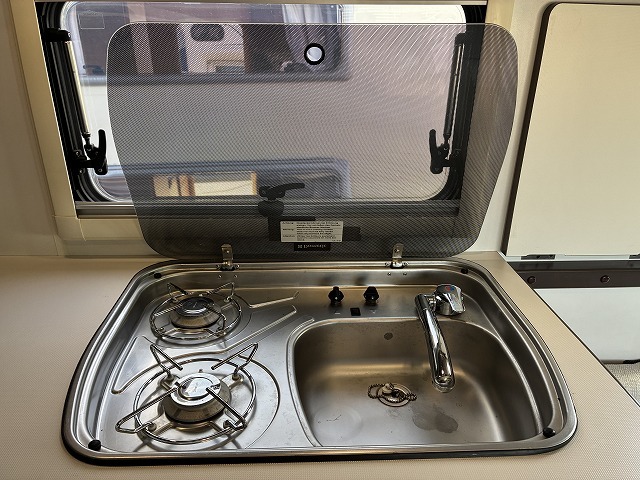 キャンピングカーキャブコン