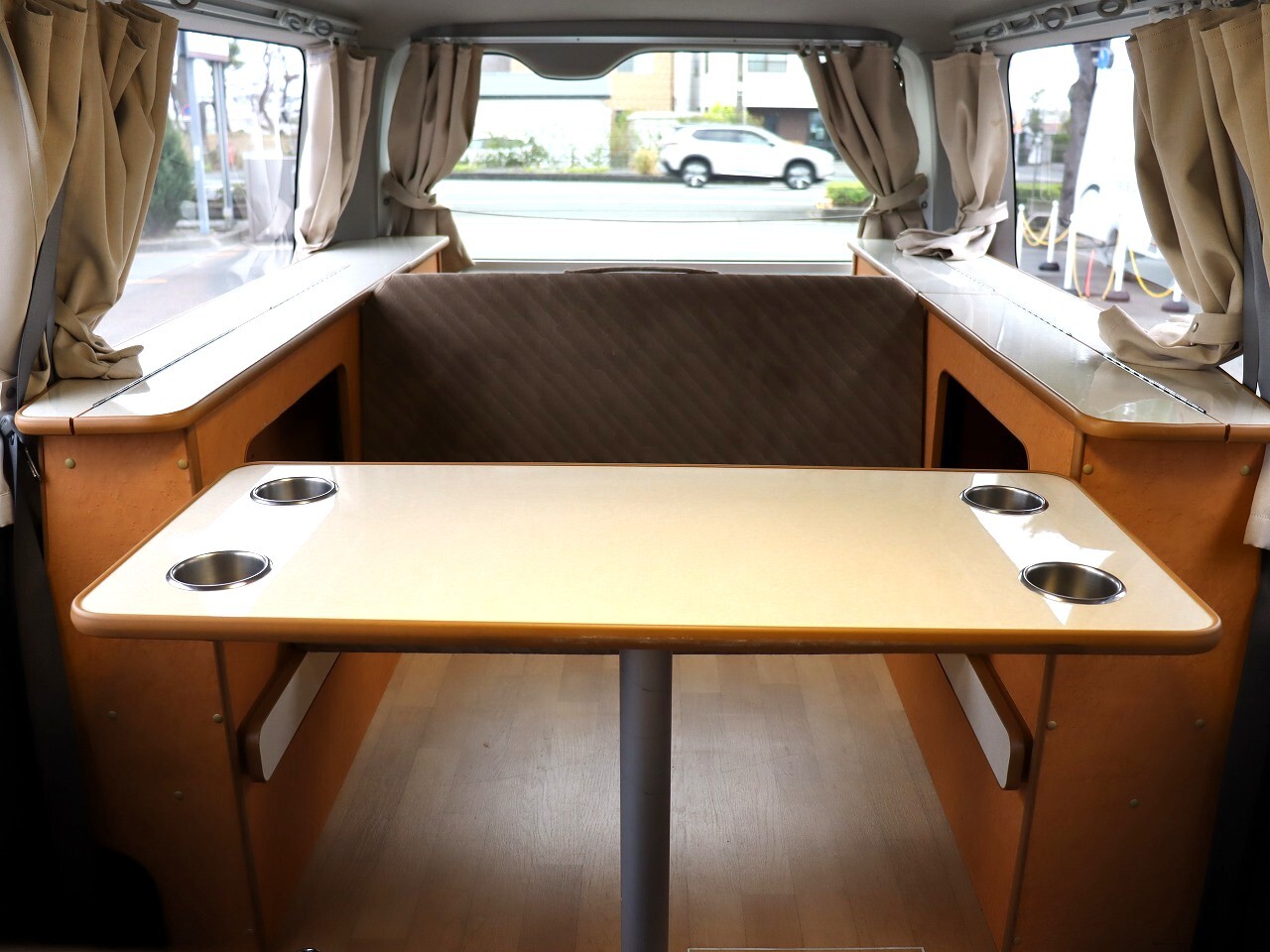 キャンピングカーバンコン