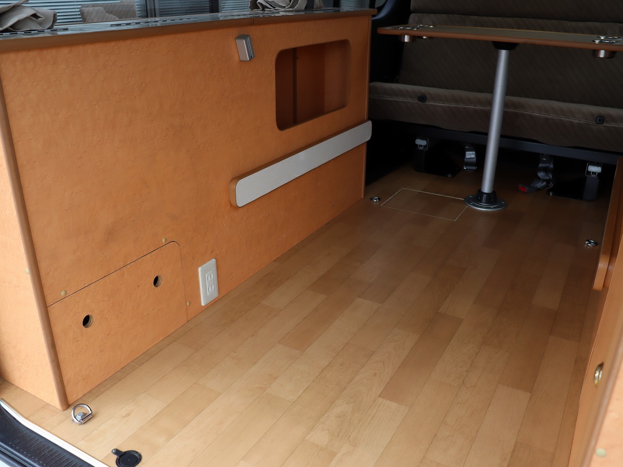 キャンピングカーバンコン