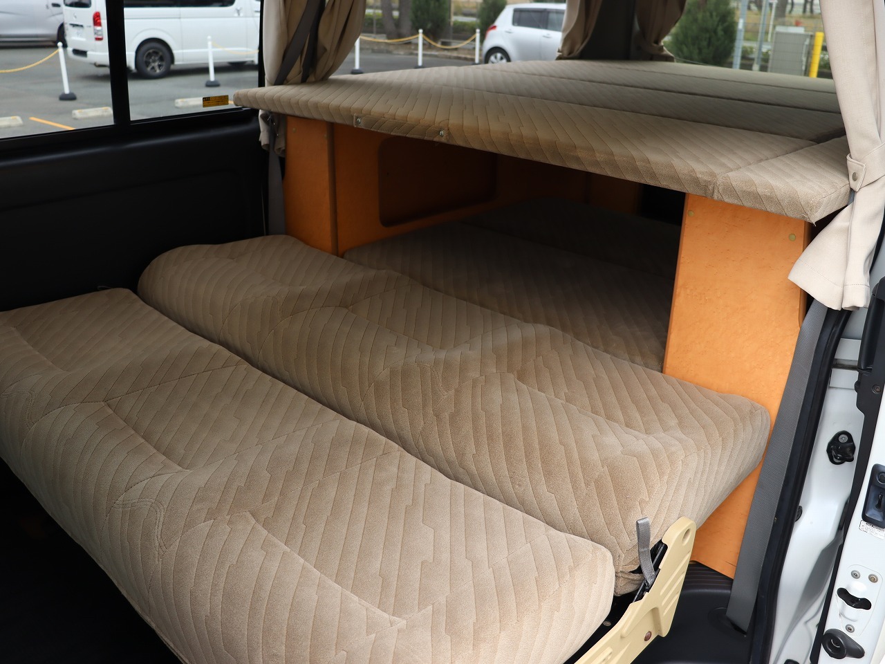 キャンピングカーバンコン