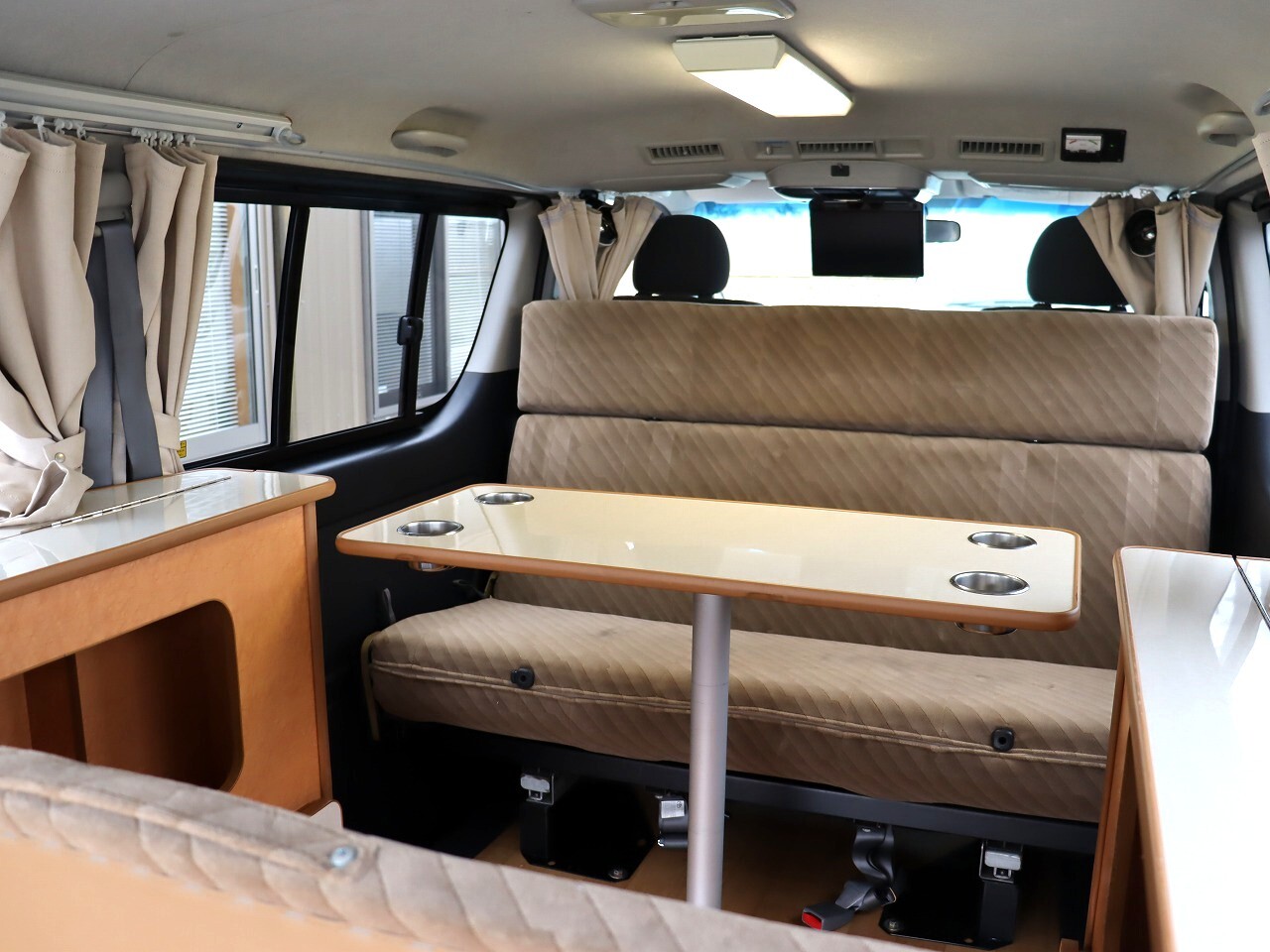 キャンピングカーバンコン