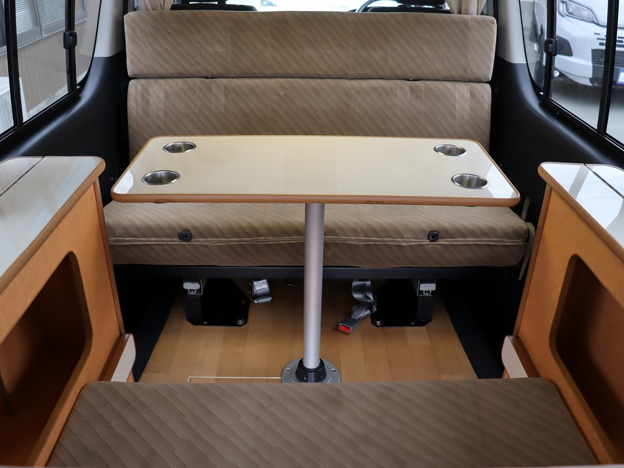 キャンピングカーバンコン