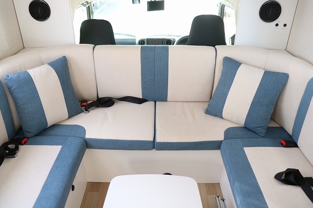 キャンピングカーキャブコン