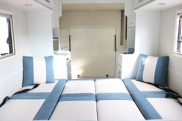 キャンピングカーキャブコン