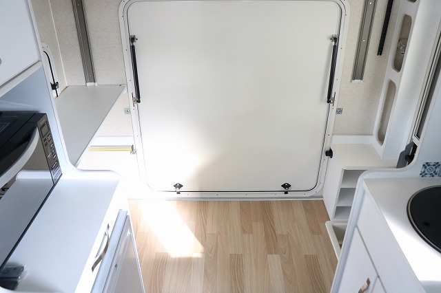 キャンピングカーキャブコン