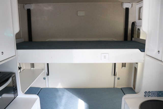 キャンピングカーキャブコン