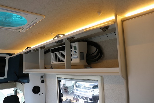 キャンピングカーキャブコン