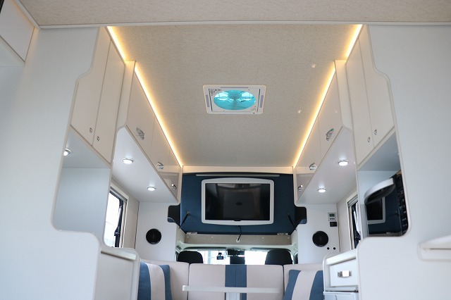 キャンピングカーキャブコン