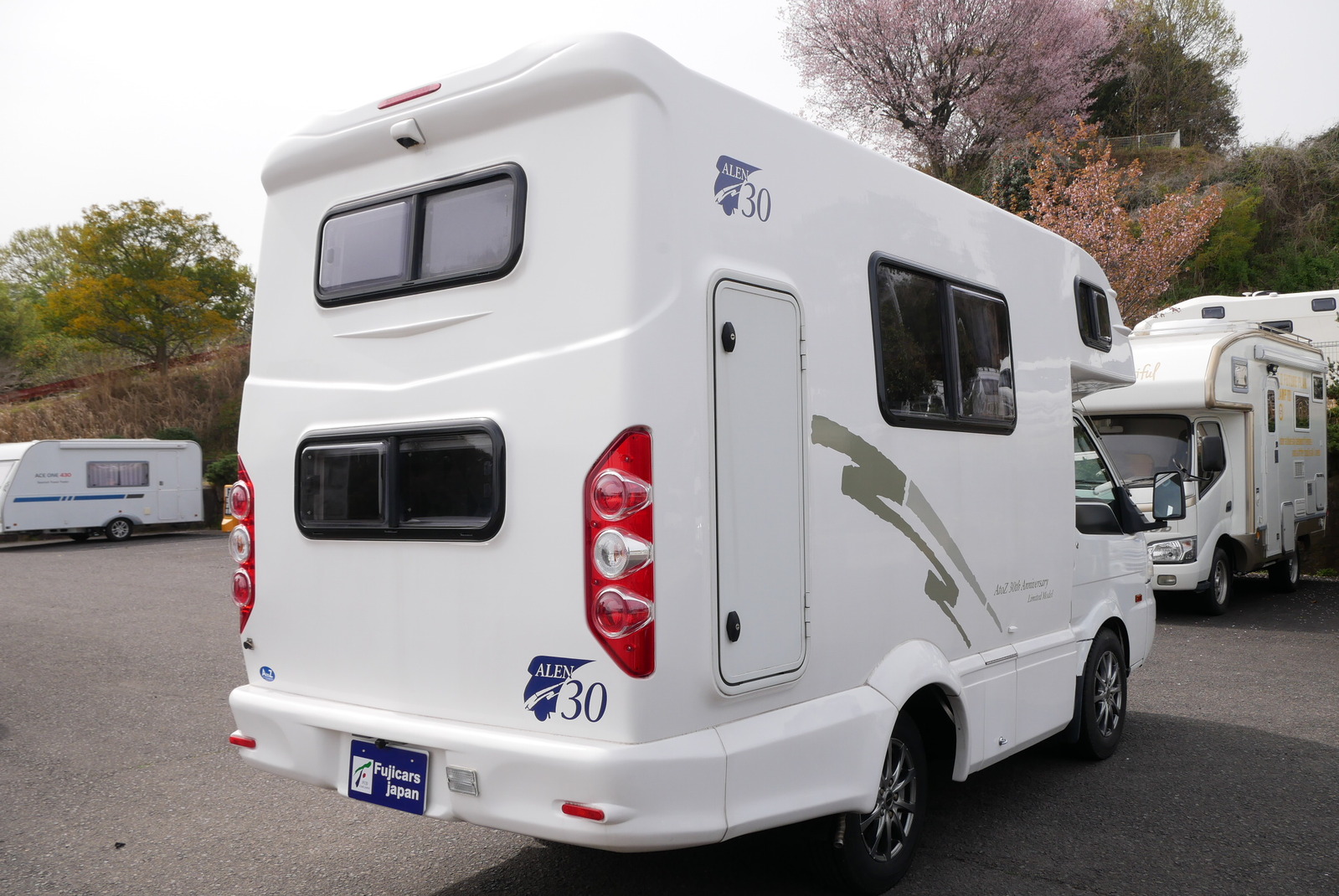 キャンピングカーキャブコン