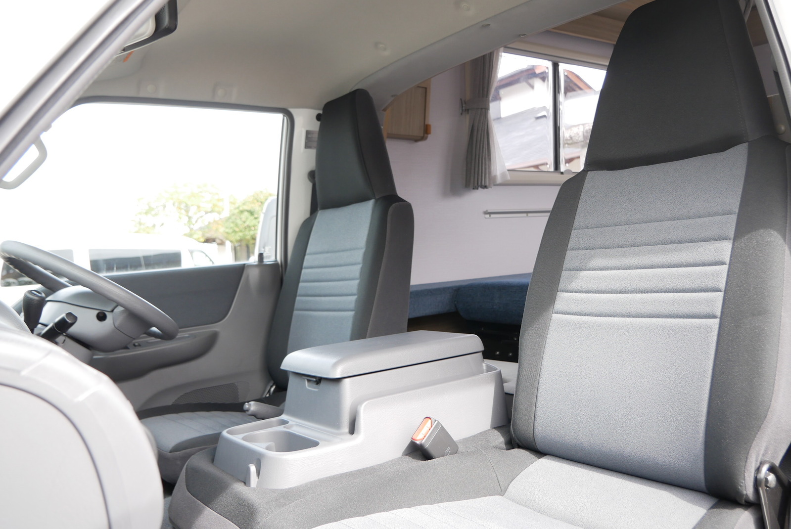 キャンピングカーキャブコン