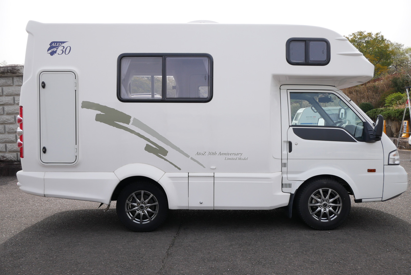 キャンピングカーキャブコン