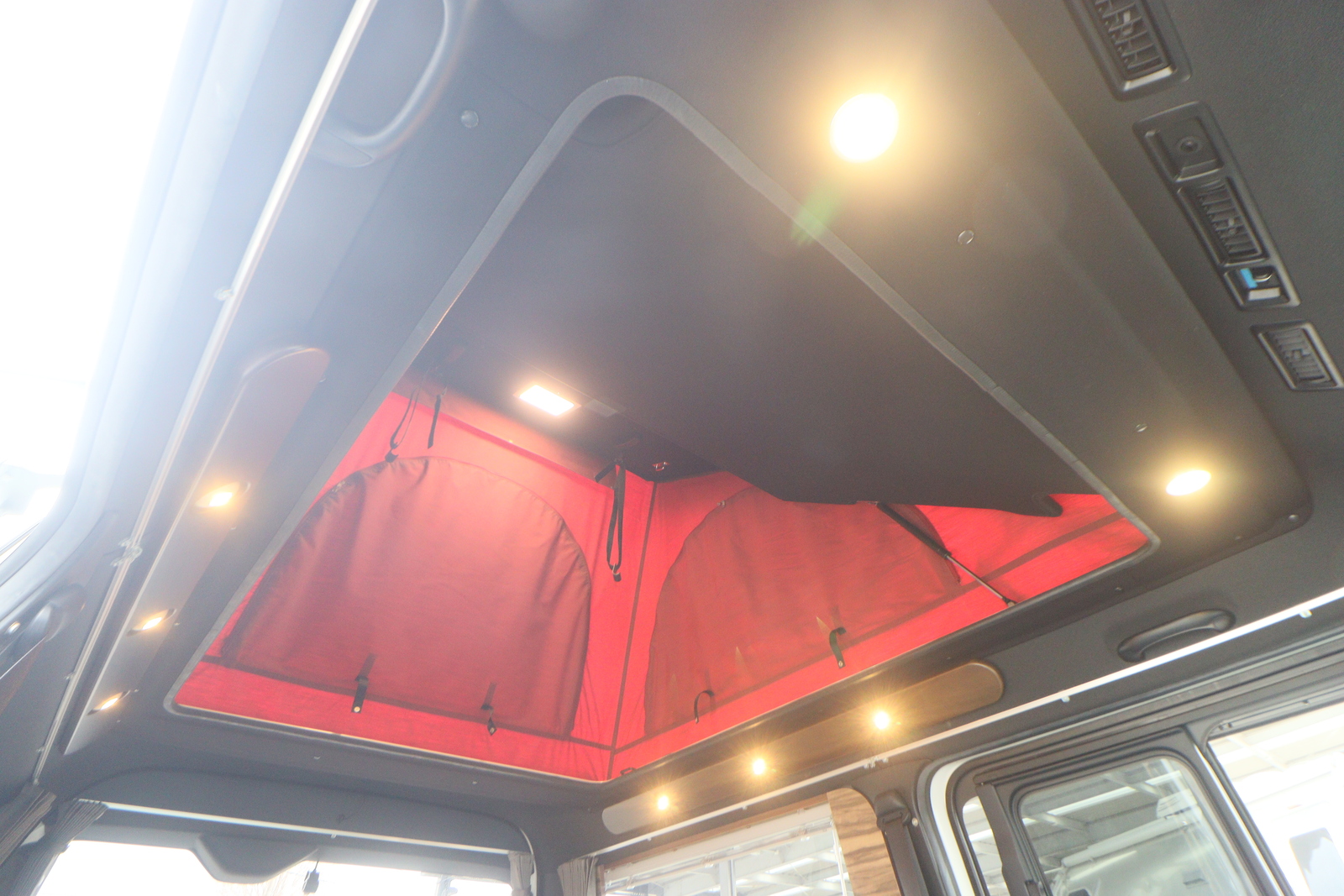 キャンピングカーバンコン