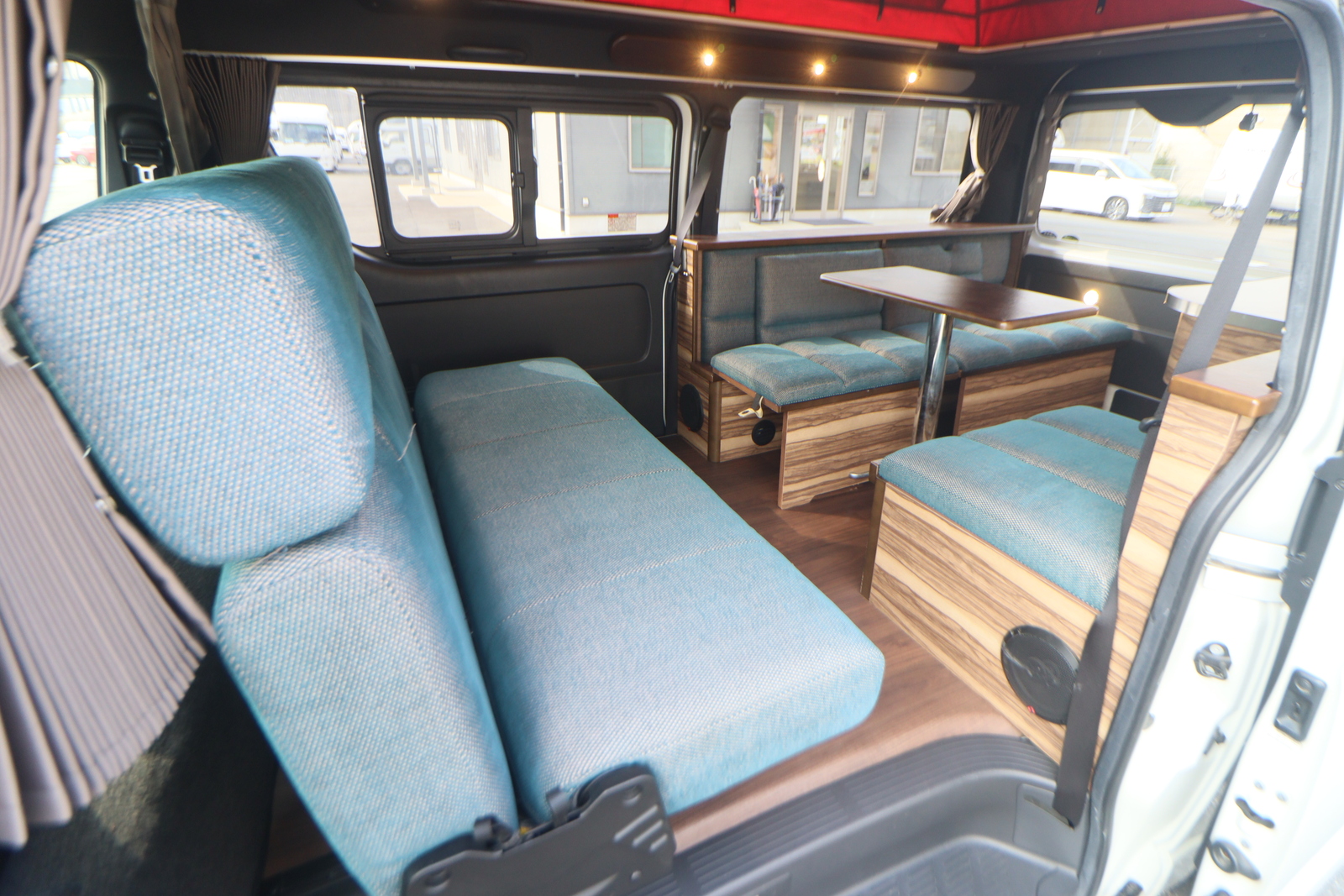 キャンピングカーバンコン