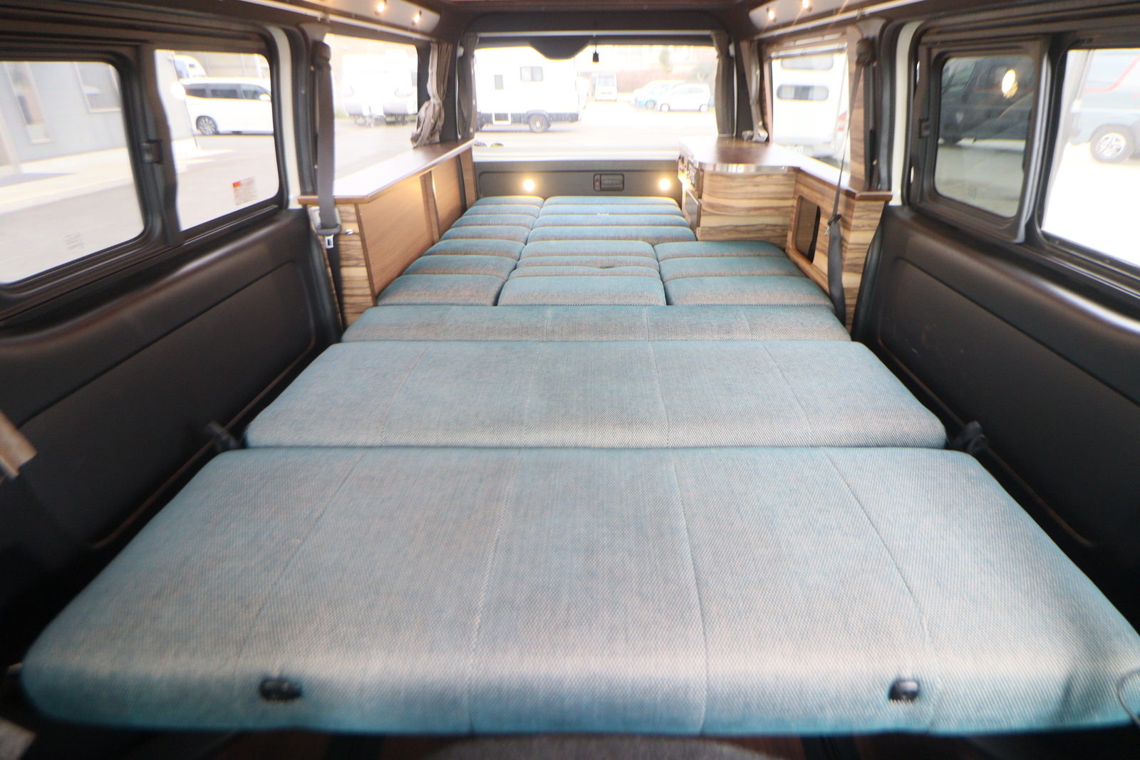 キャンピングカーバンコン