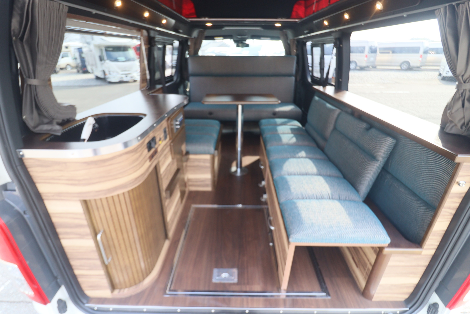 キャンピングカーバンコン