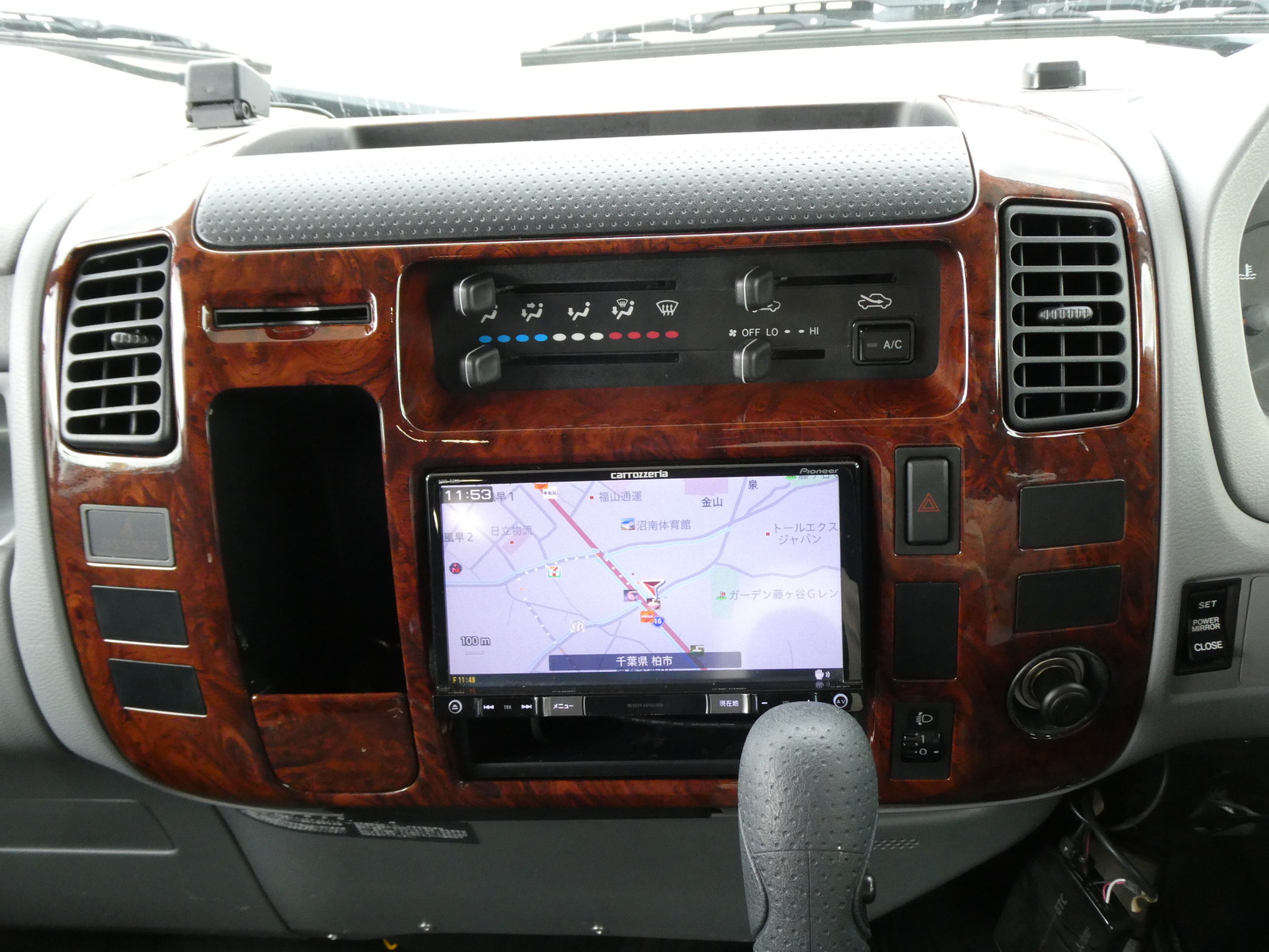 キャンピングカーキャブコン