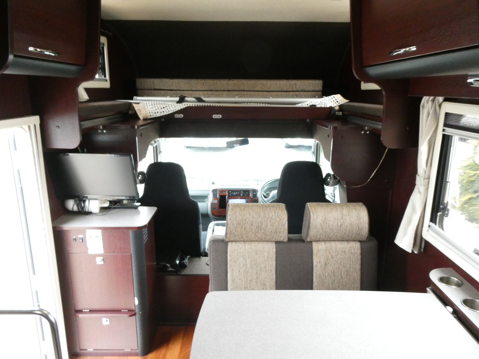 キャンピングカーキャブコン