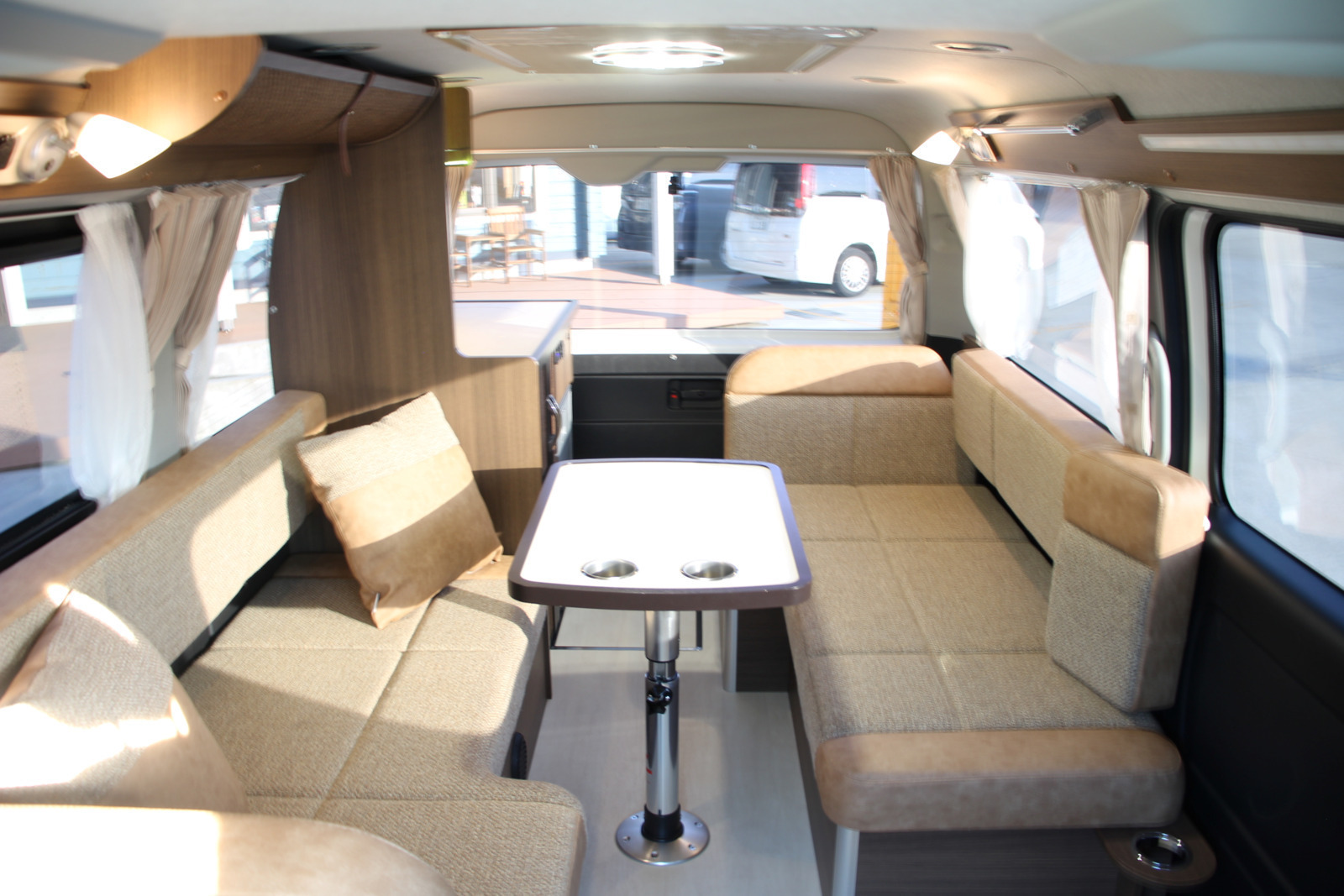 キャンピングカーバンコン